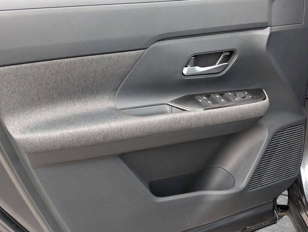 New 2026 Nissan Kicks SV image 15