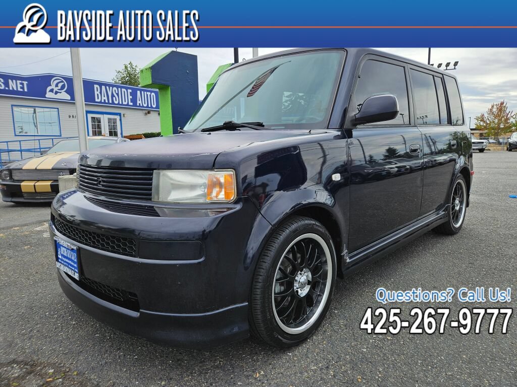 Used 2005 Scion xB FWD image 1