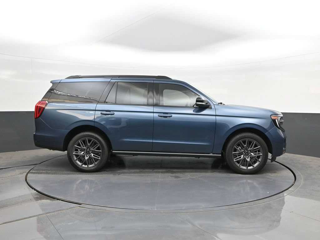 New 2027 Ford Expedition Platinum w/ Stealth Appearance Package RWD image 25