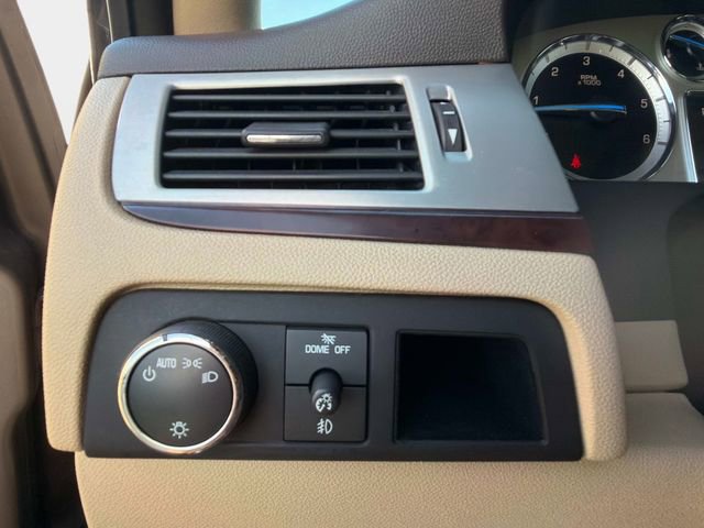 Used 2012 Cadillac Escalade Luxury image 31