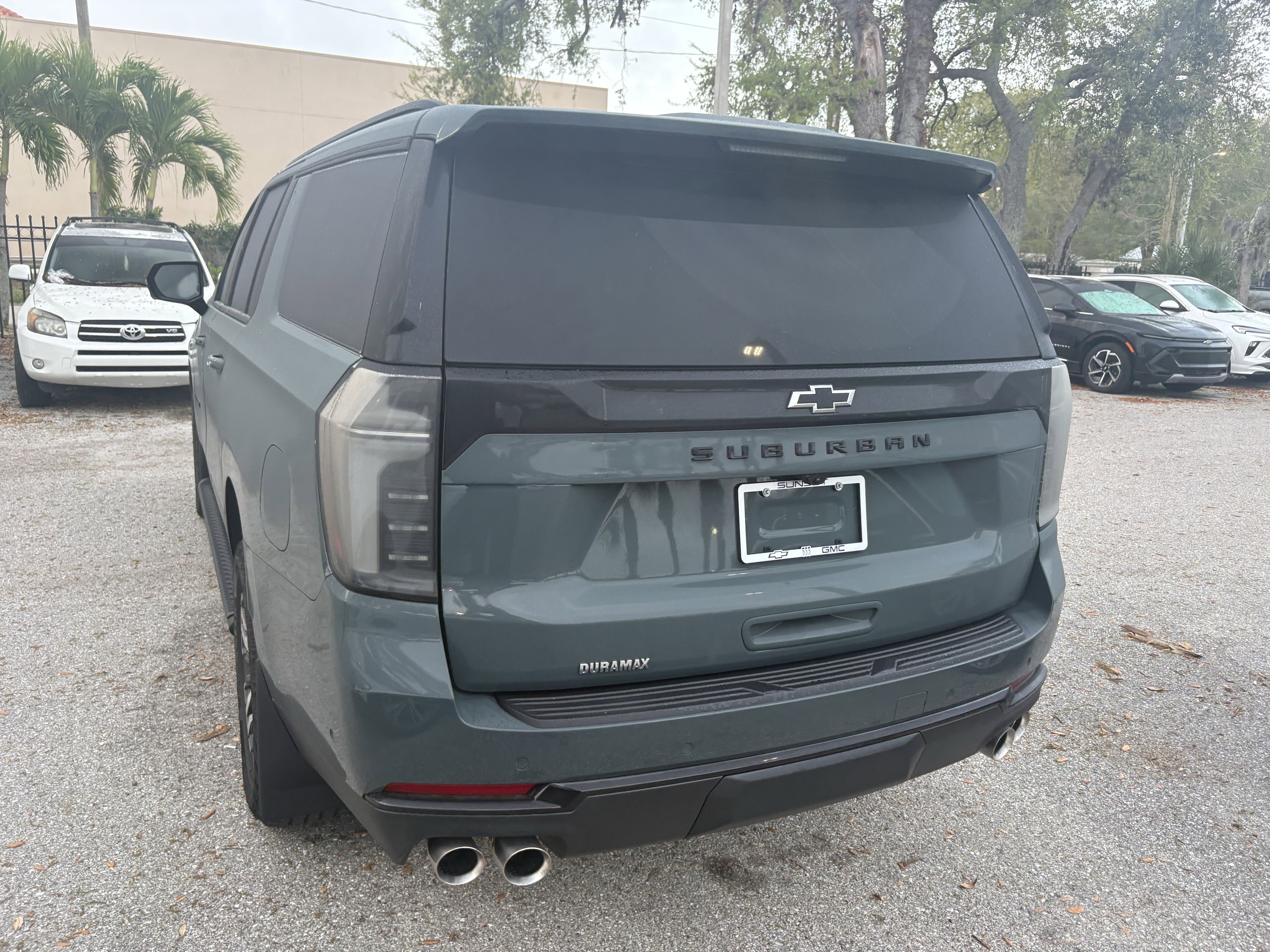 Used 2025 Chevrolet Suburban Z71 w/ Comfort Package image 5