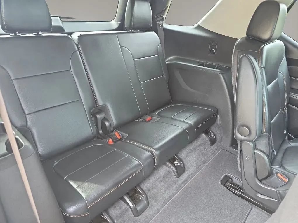 Used 2019 Chevrolet Traverse LT w/ LT Premium Package AWD/4WD image 44