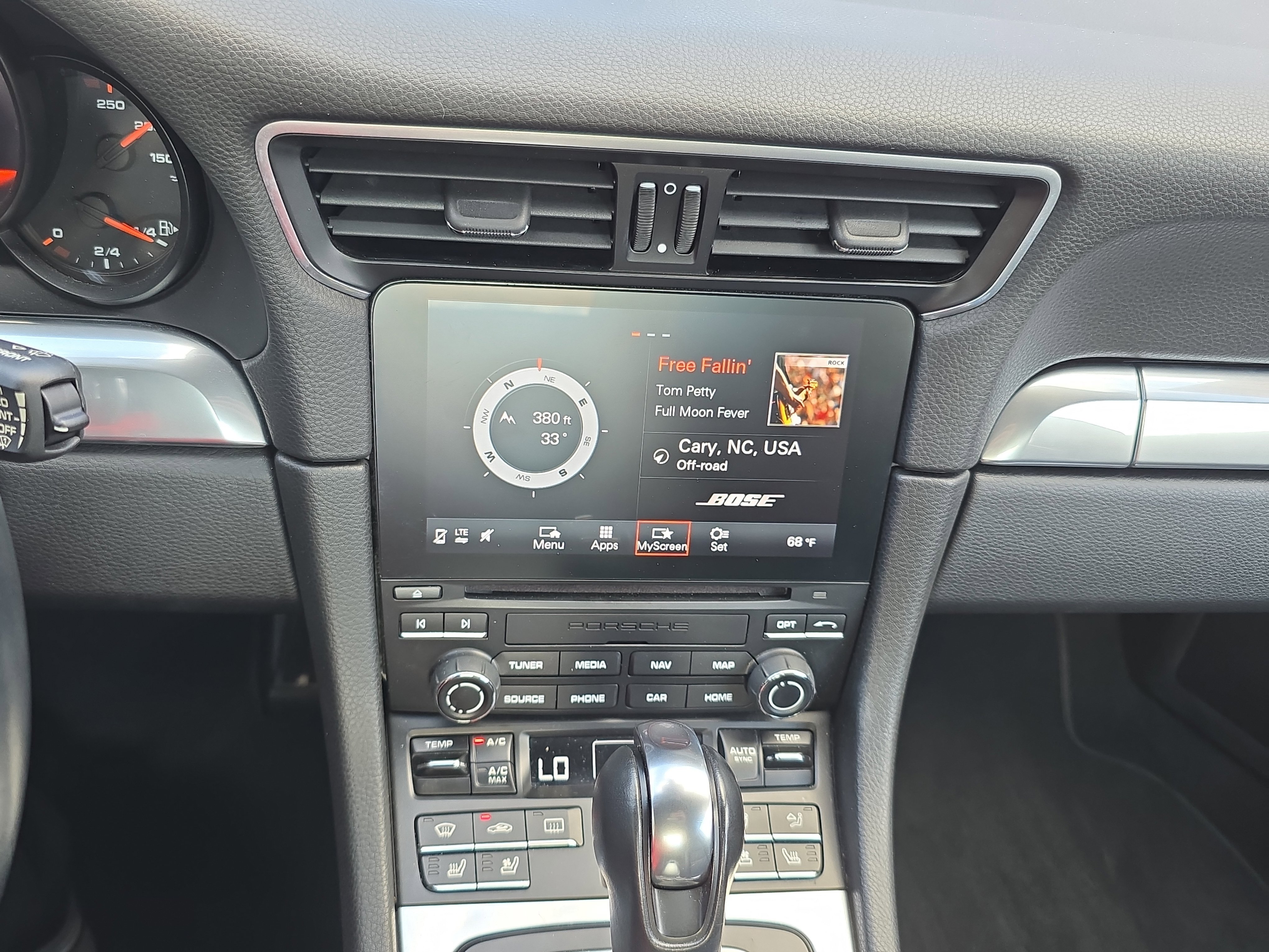 Used 2017 Porsche 911 Carrera image 17