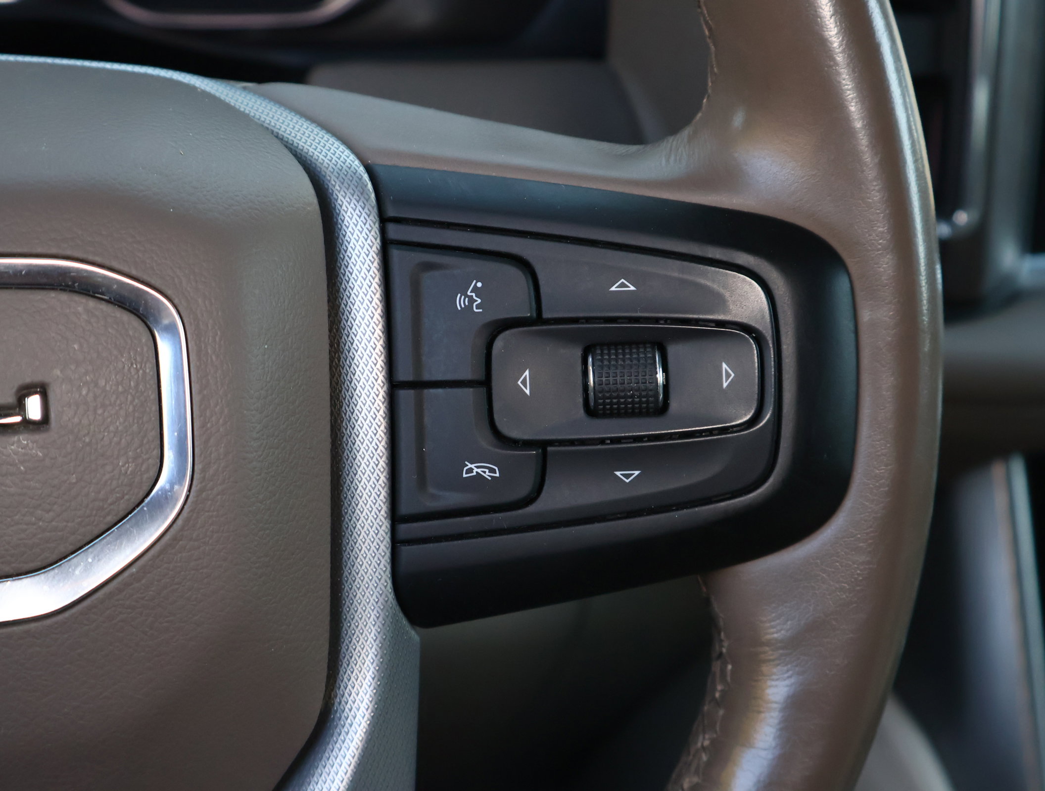 Used 2021 GMC Yukon Denali image 17