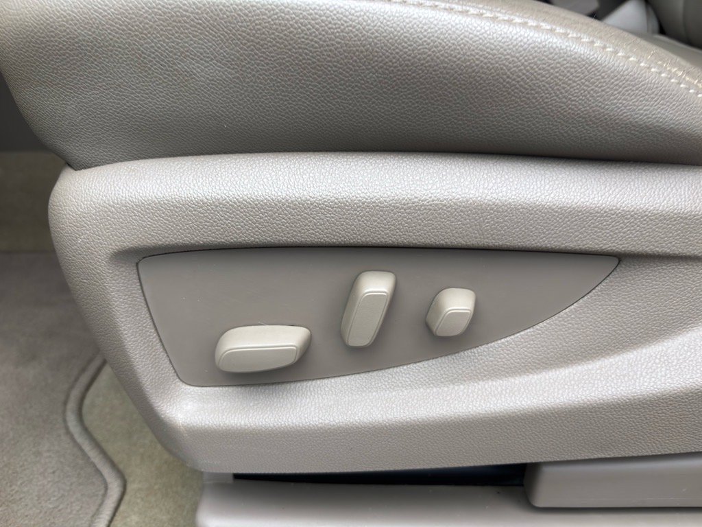 Used 2017 Chevrolet Suburban LT image 15