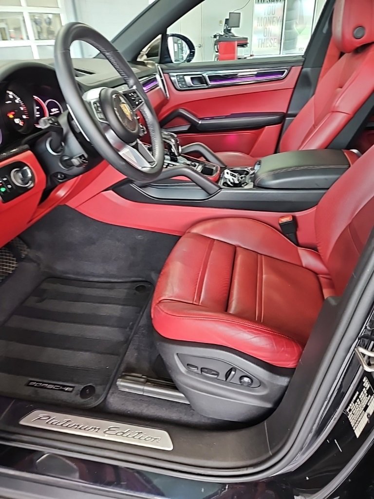 Used 2022 Porsche Cayenne Coupe image 28