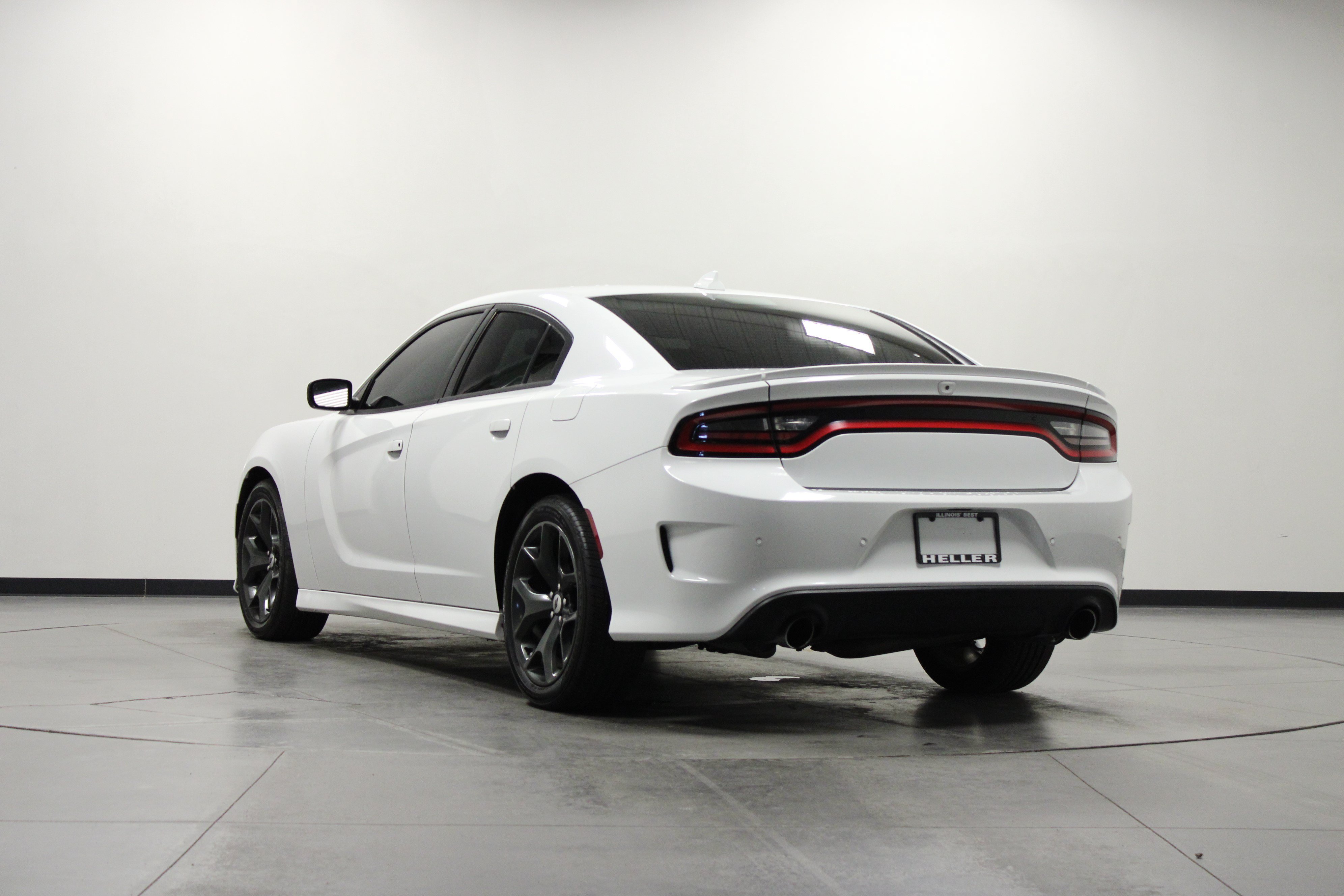 Used 2018 Dodge Charger R/T w/ Driver Confidence Group RWD image 6