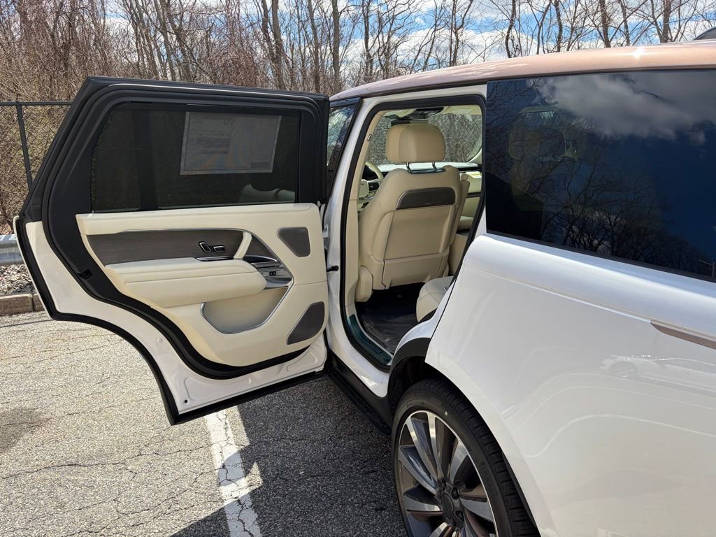New 2026 Land Rover Range Rover SV image 12