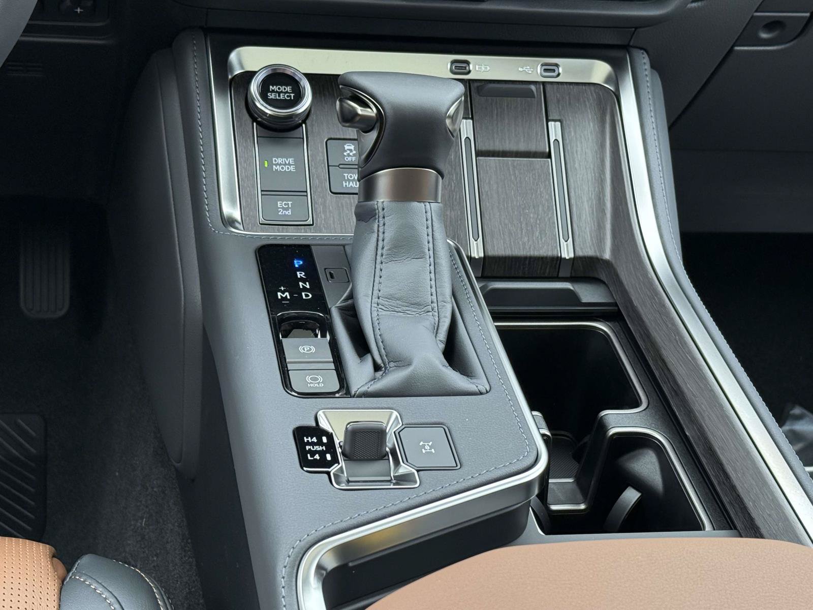 New 2026 Lexus GX 550 w/ Accessory Package (2T) AWD/4WD image 15