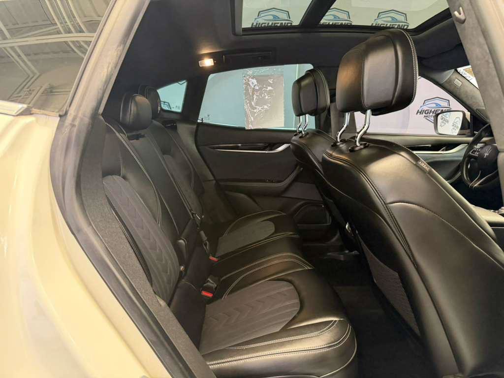 Used 2023 Maserati Levante GT AWD/4WD image 23
