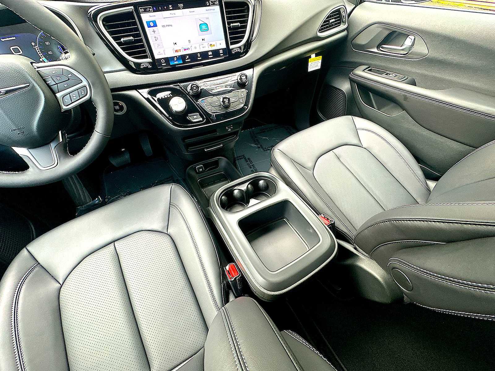 New 2026 Chrysler Voyager LX FWD image 21