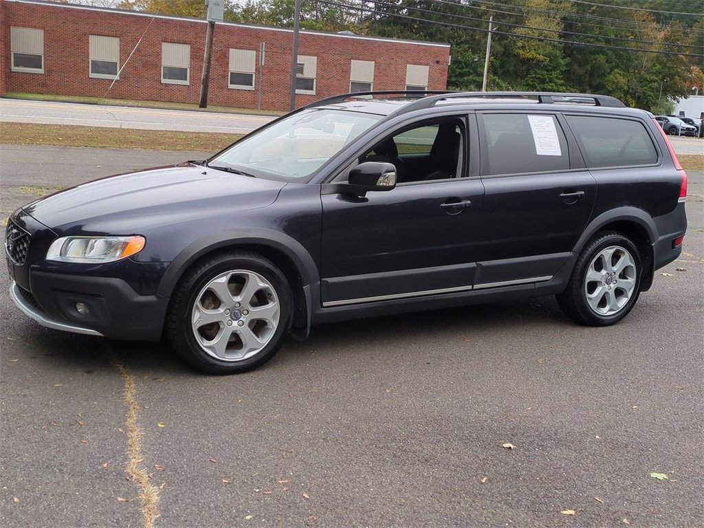 Used 2016 Volvo XC70 T5 Premier w/ Proximity Package image 2