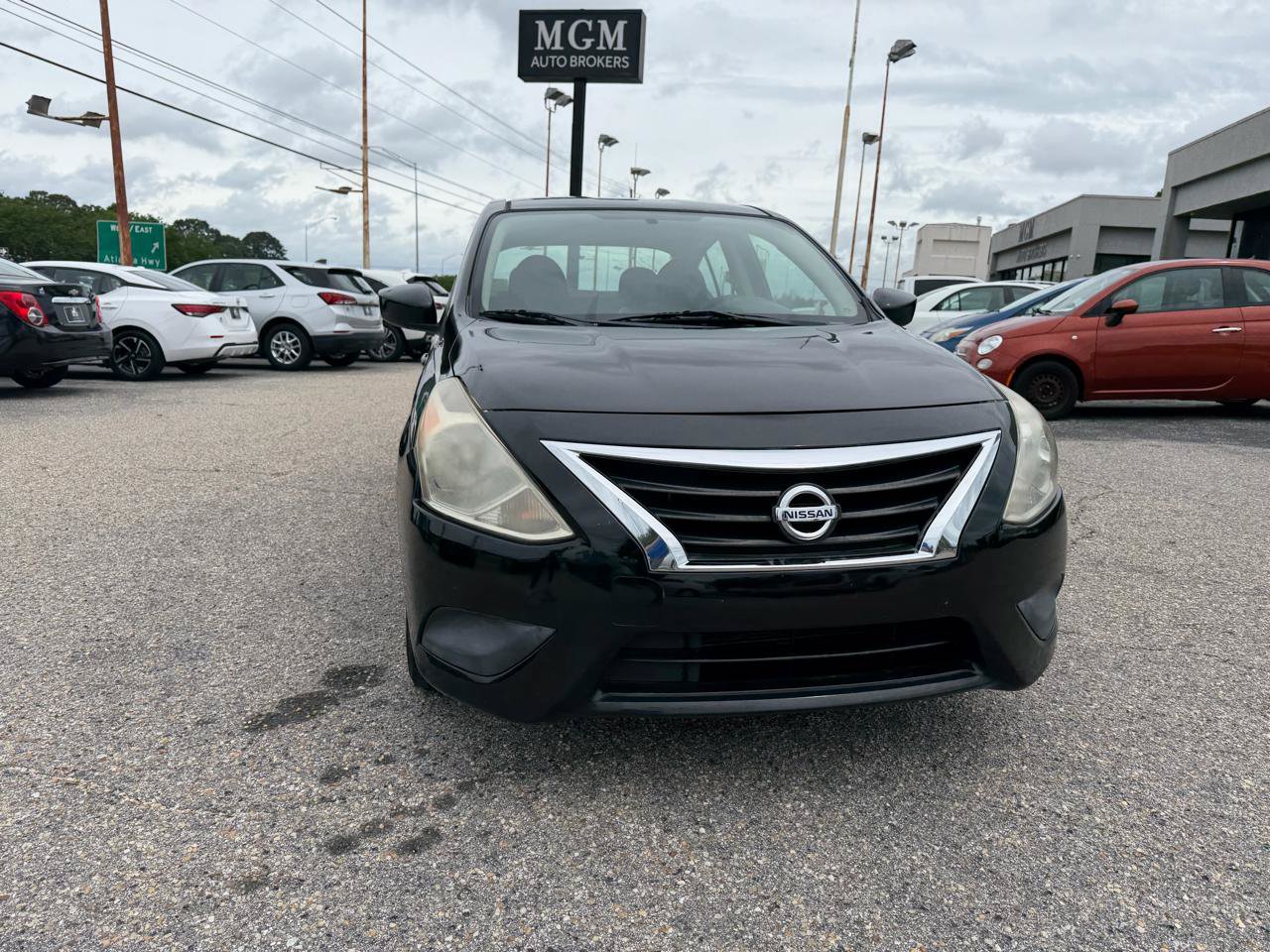 Used 2017 Nissan Versa S Plus FWD image 4