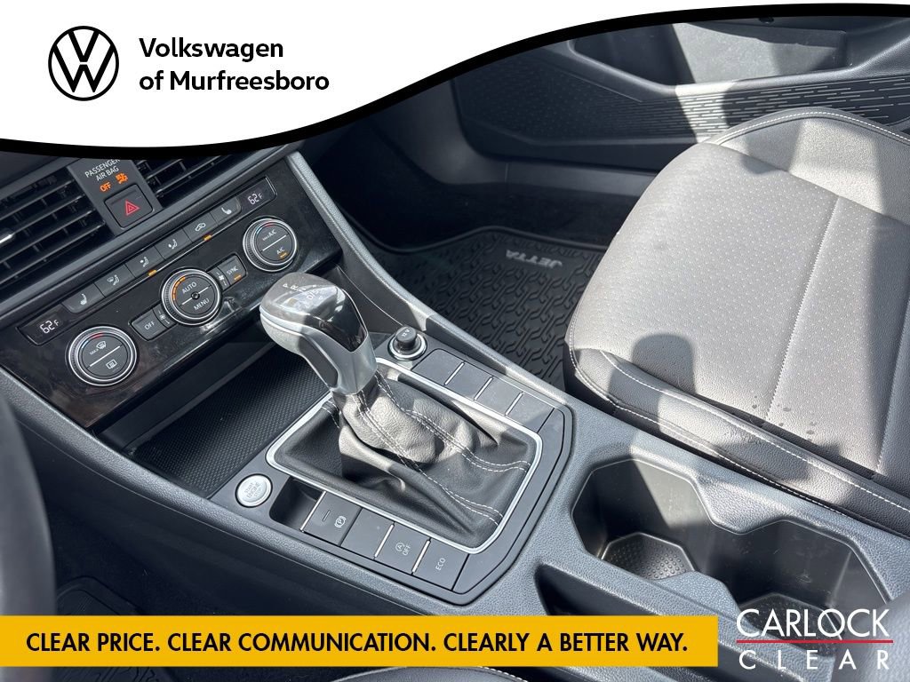 Certified 2023 Volkswagen Jetta SE w/ Panoramic Sunroof Package image 22