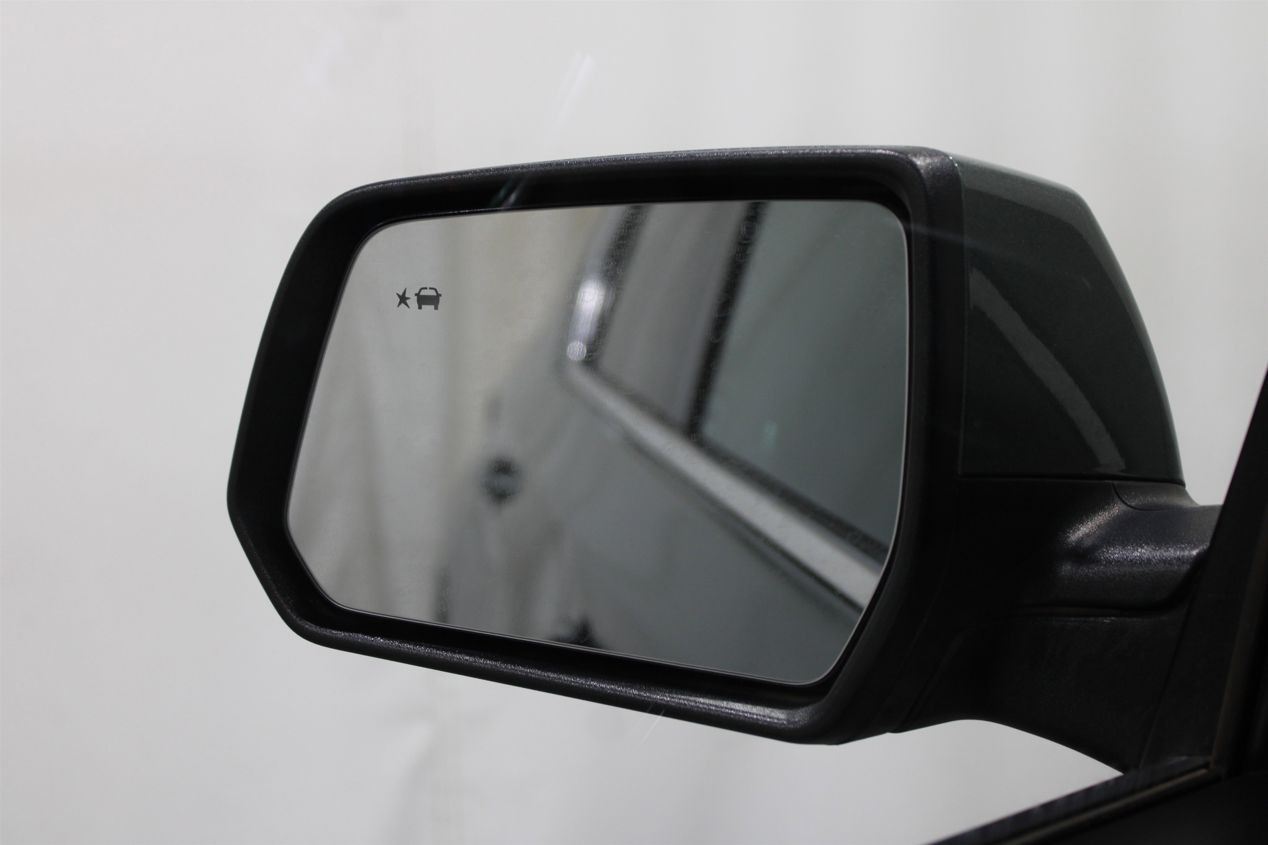 Used 2023 Chevrolet Traverse LT image 12