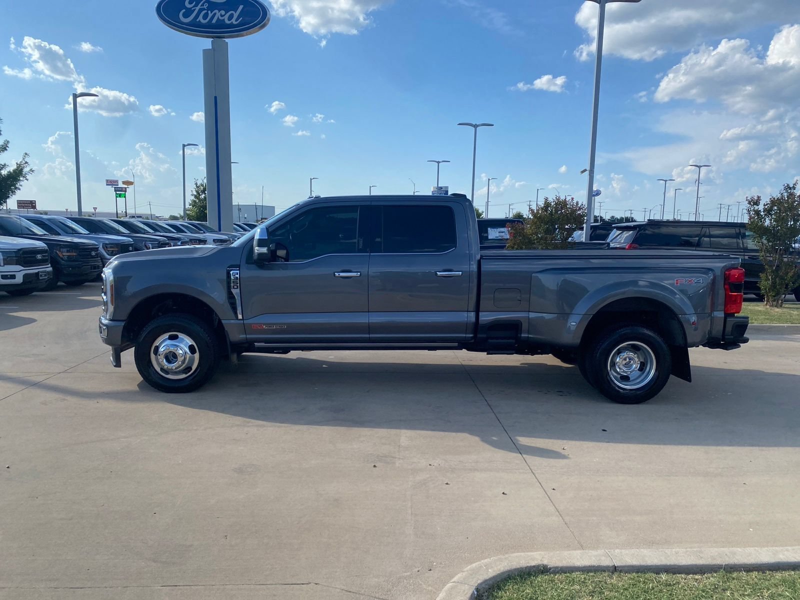 Used 2024 Ford F350 Platinum w/ FX4 Off-Road Package AWD/4WD video 2