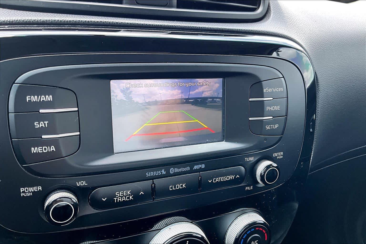 Used 2016 Kia Soul ! FWD image 25