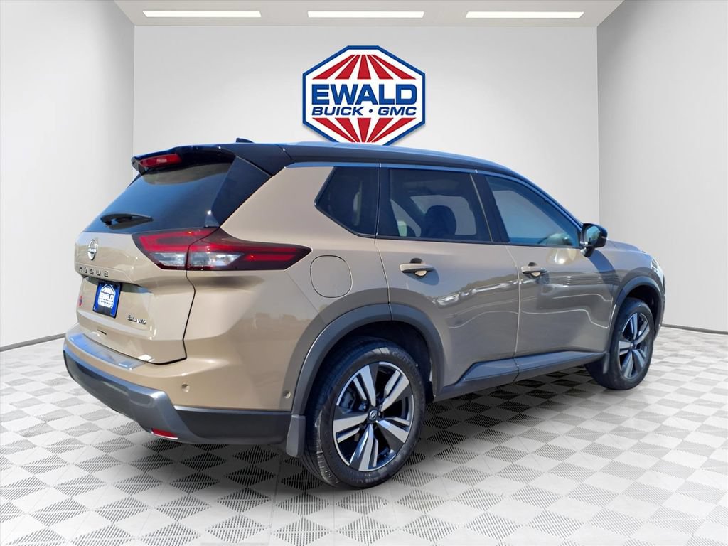 Used 2024 Nissan Rogue SL w/ SL Premium Package AWD/4WD image 4