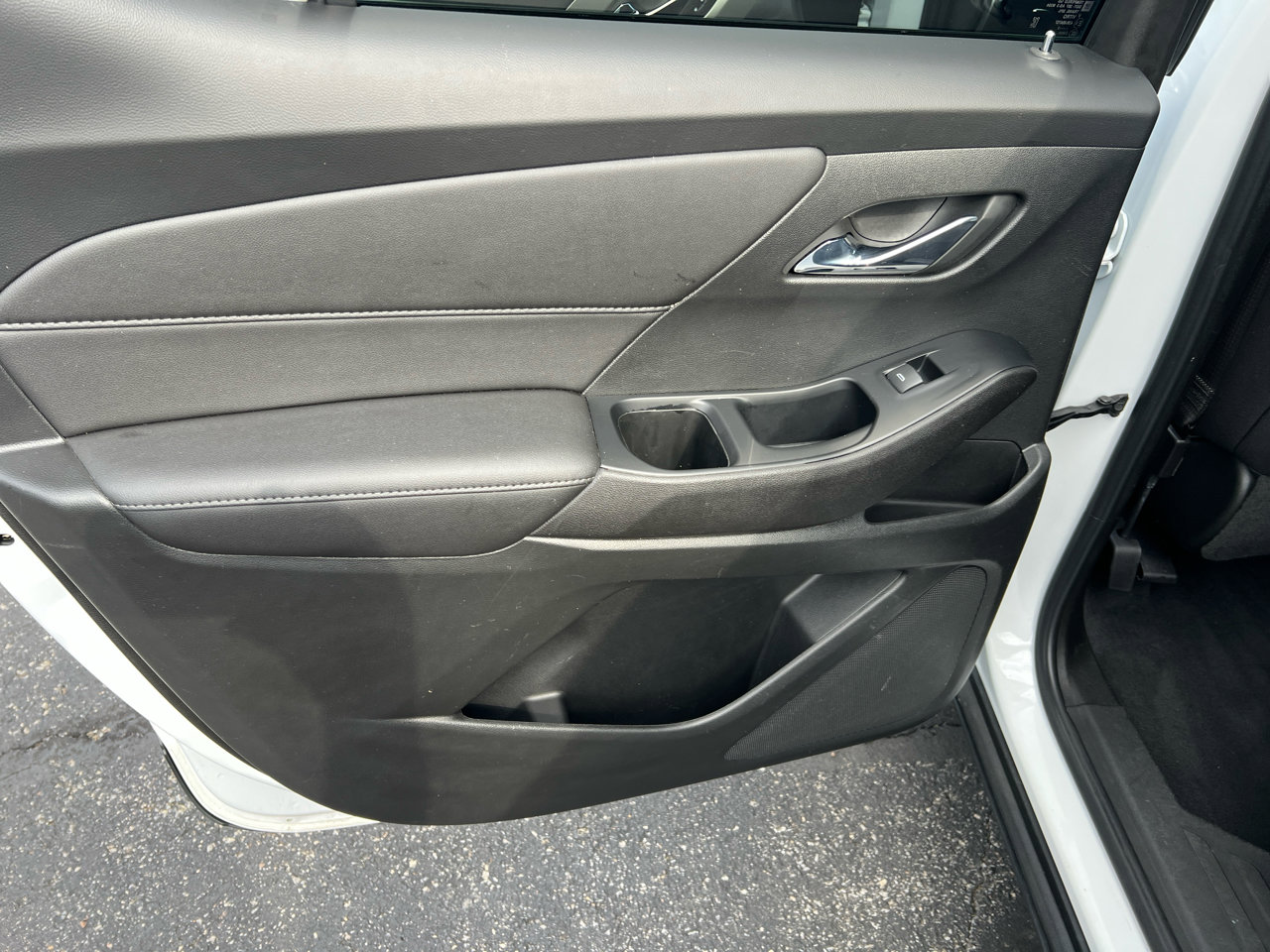 Used 2022 Chevrolet Traverse LT image 14