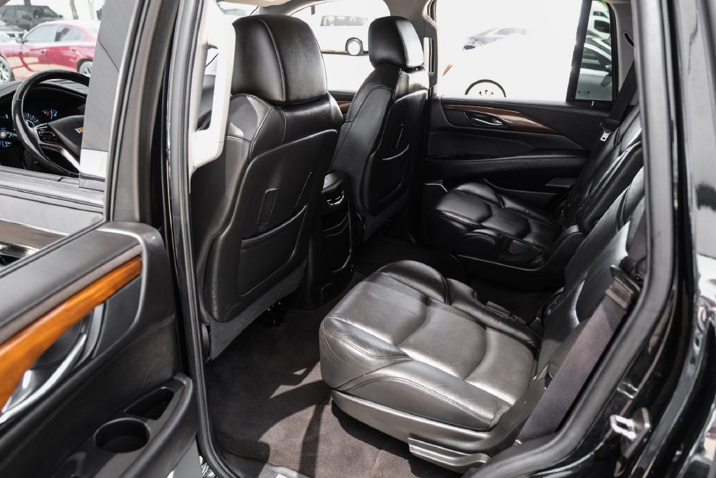 Used 2020 Cadillac Escalade 2WD image 42