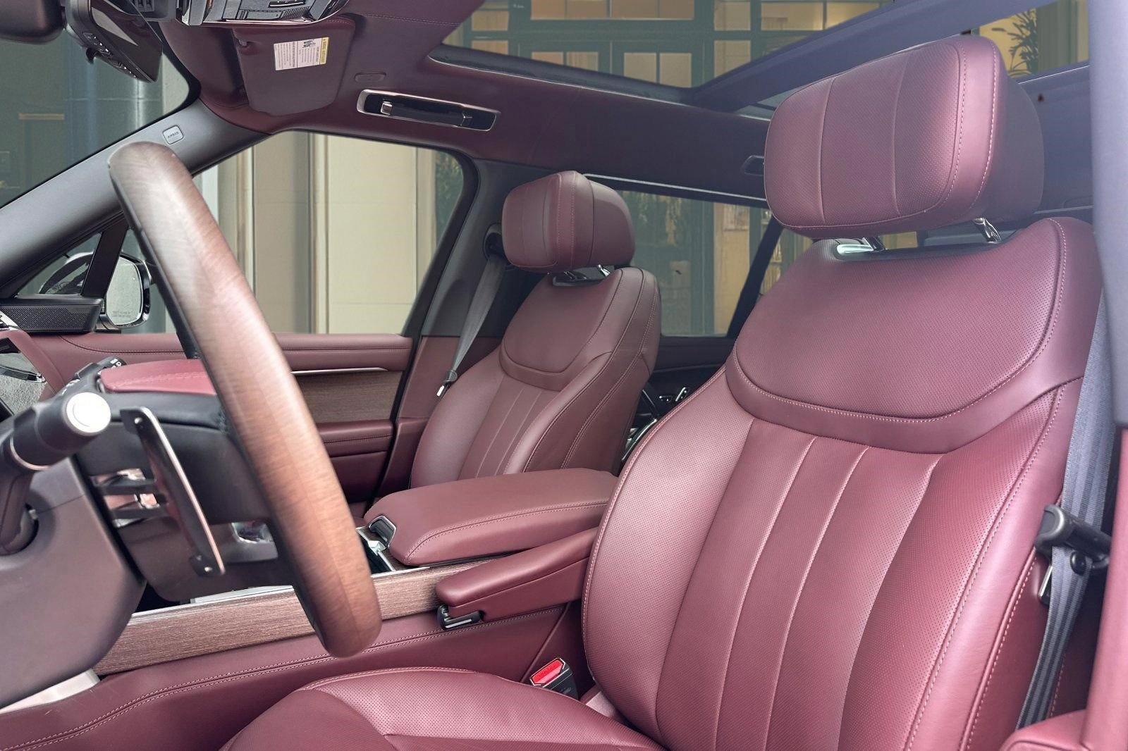 Used 2025 Land Rover Range Rover Long Wheelbase Autobiography image 24