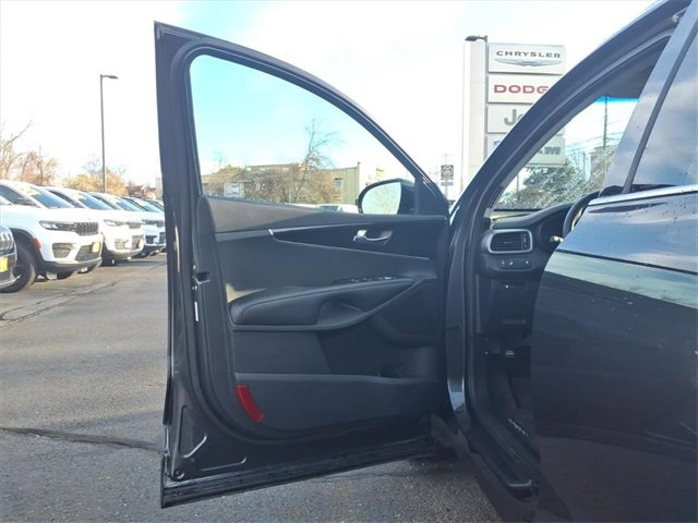 Used 2019 Kia Sorento LX w/ LX Convenience Package image 22