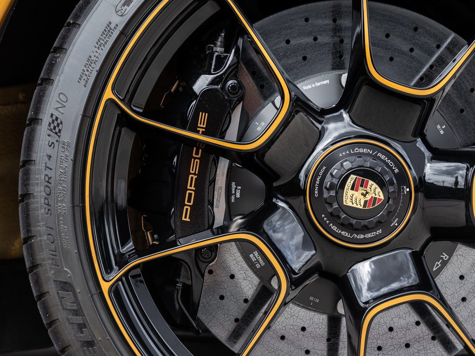 Used 2018 Porsche 911 Turbo S image 30