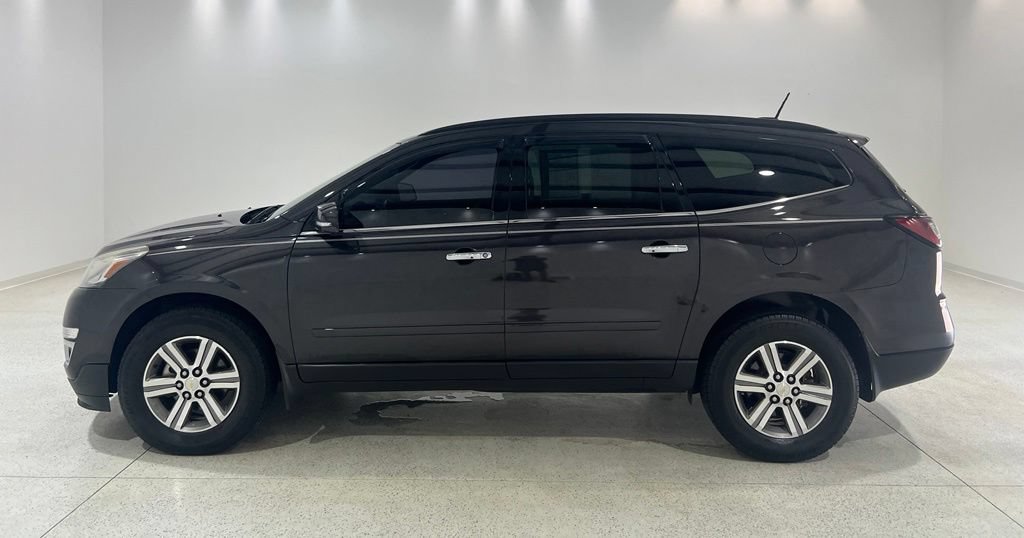 Used 2016 Chevrolet Traverse LT FWD image 2