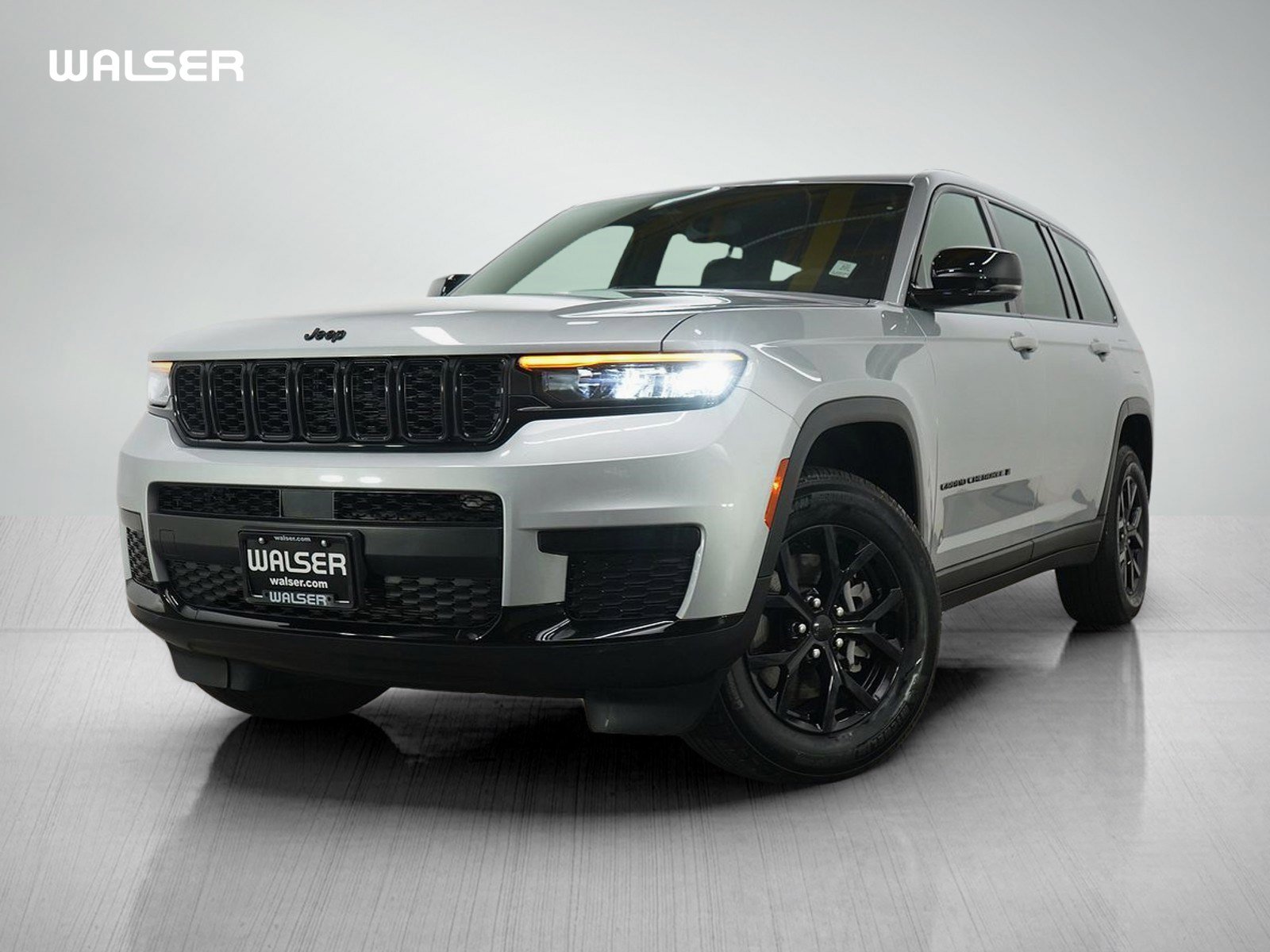 Used 2024 Jeep Grand Cherokee L Laredo