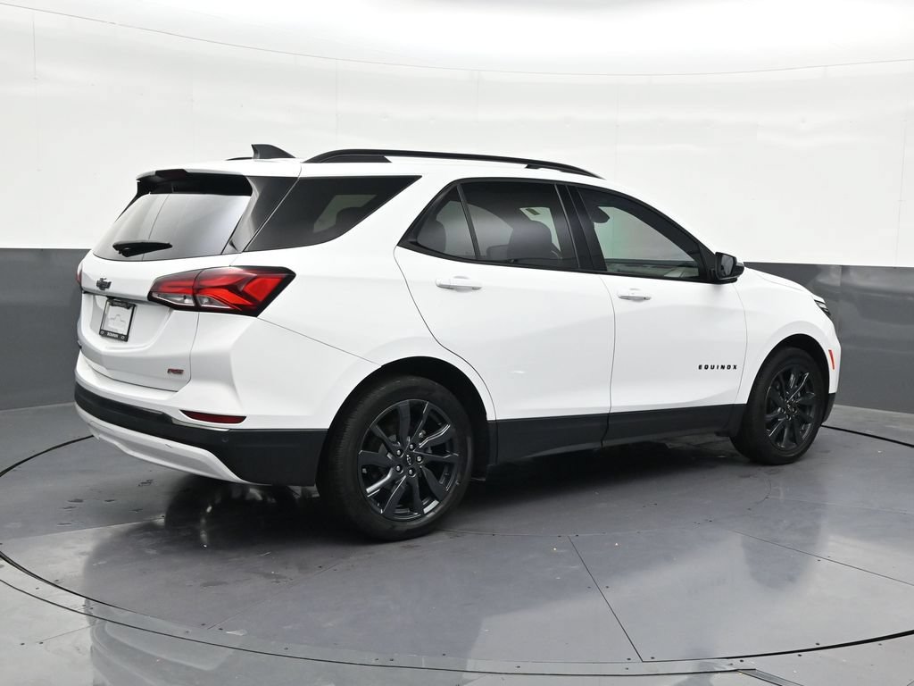 Used 2023 Chevrolet Equinox RS w/ RS Leather Package FWD image 5