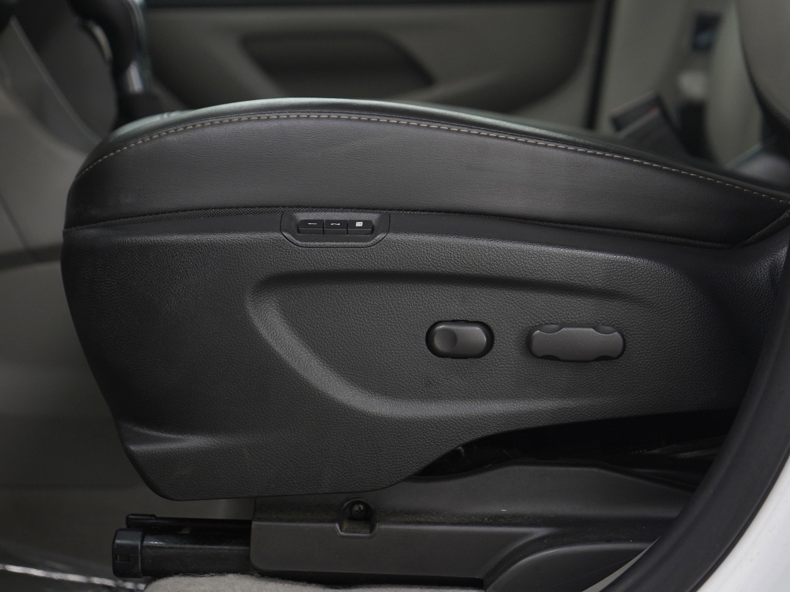 Used 2016 Buick Encore Leather w/ Experience Buick Package image 22