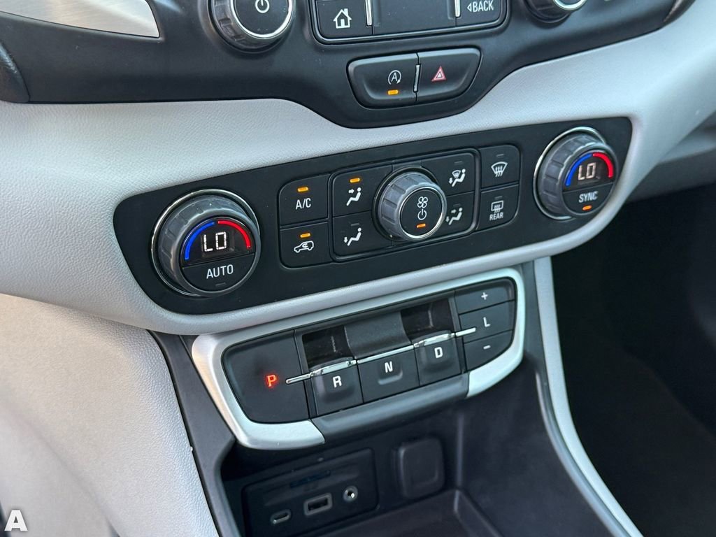 Used 2022 GMC Terrain SLT AWD/4WD image 19