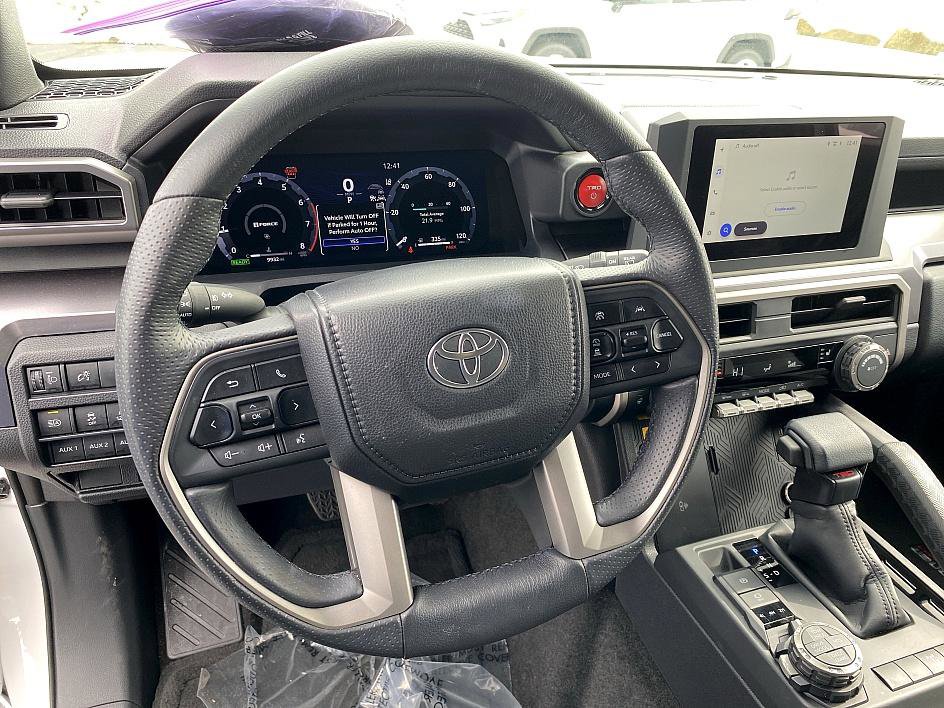 Certified 2025 Toyota 4Runner TRD Off-Road image 13