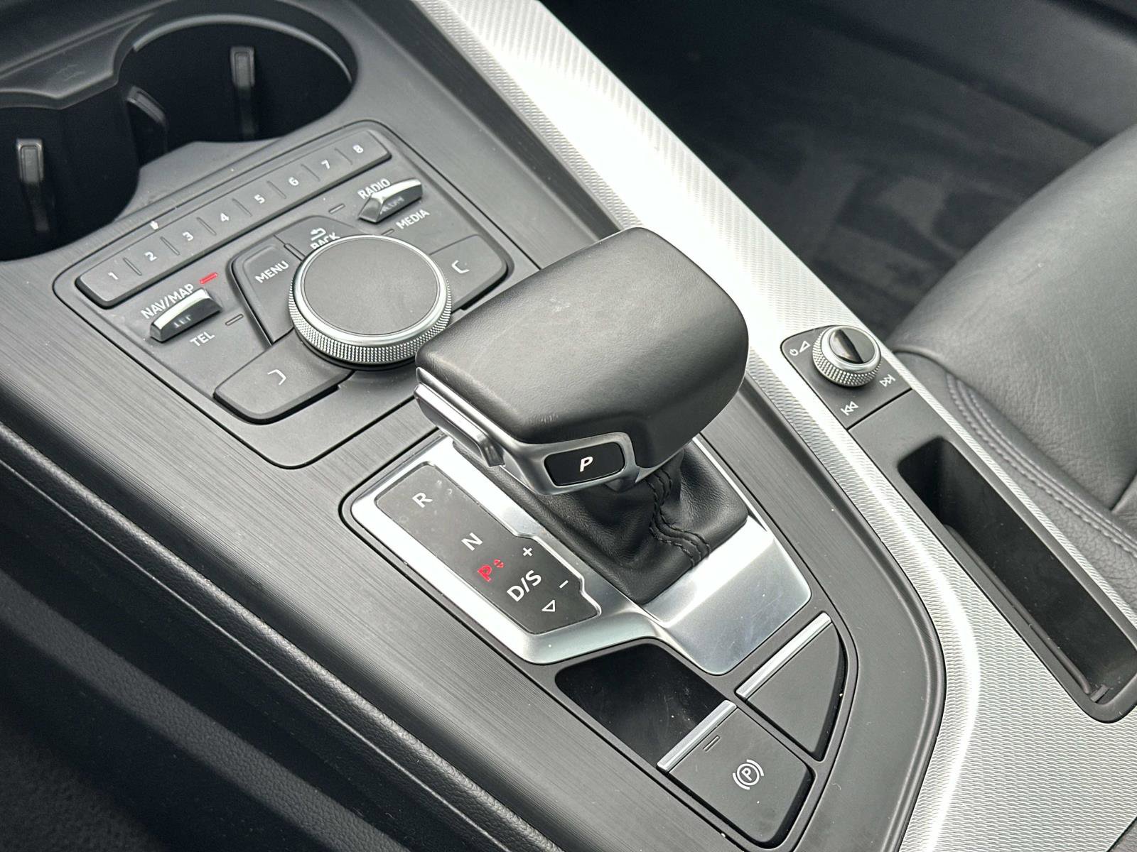 Used 2017 Audi A4 2.0T Premium image 30