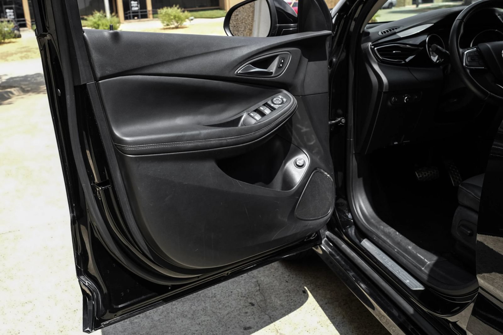 Used 2023 Buick Encore GX Select w/ Sport Touring Package FWD image 39