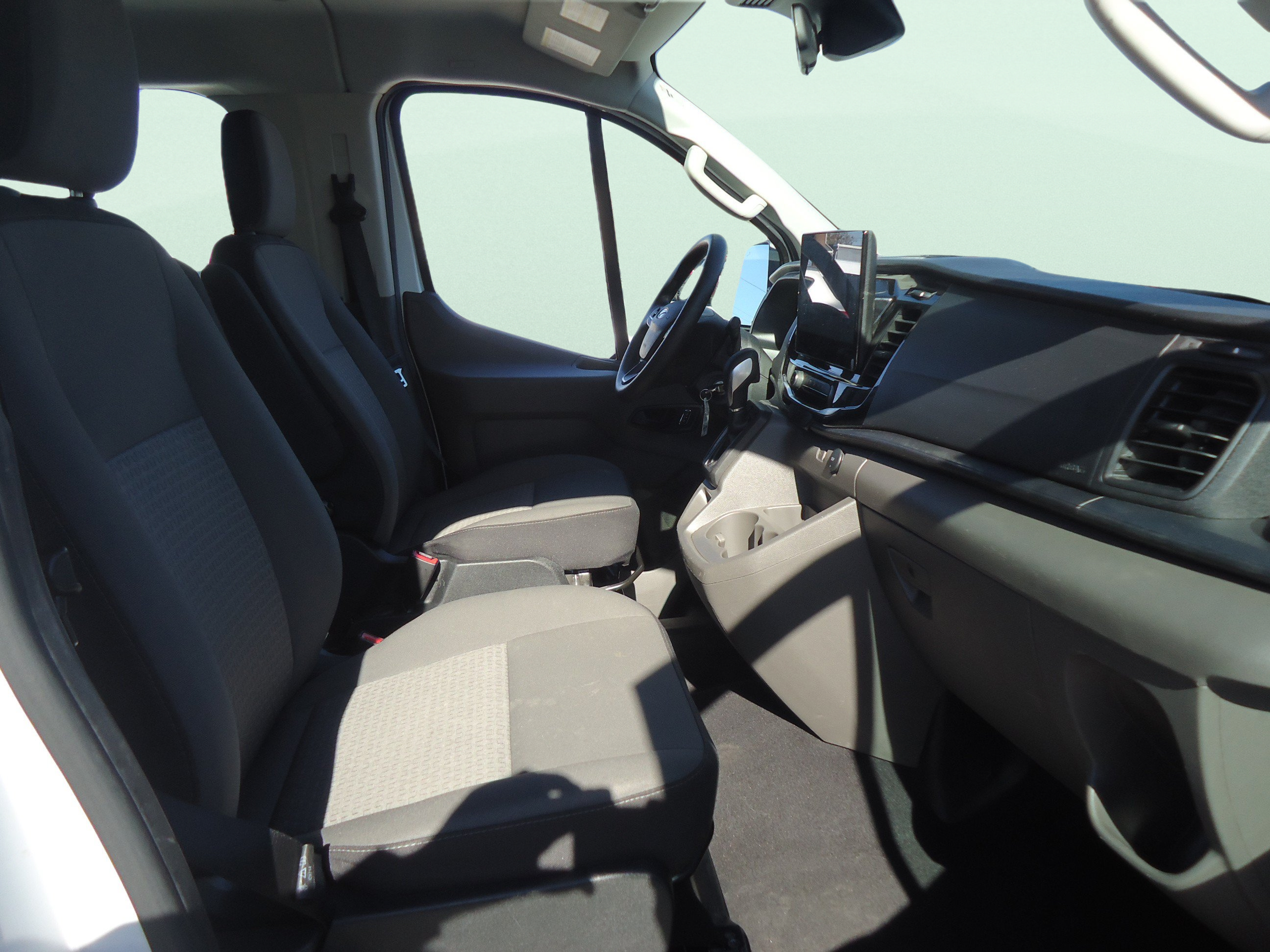 Used 2024 Ford Transit 350 XLT RWD image 27