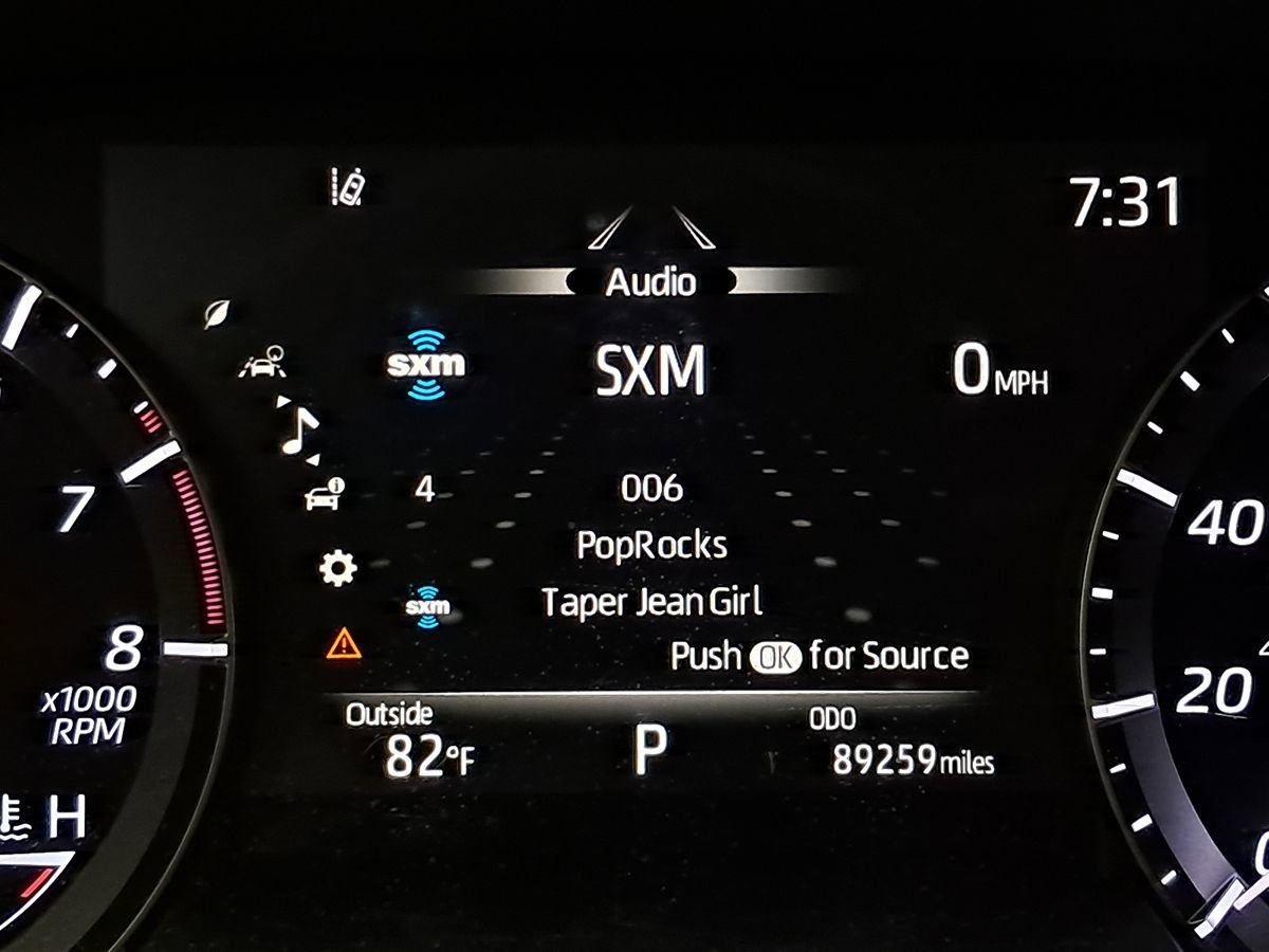 Used 2021 Toyota Highlander XLE FWD image 17