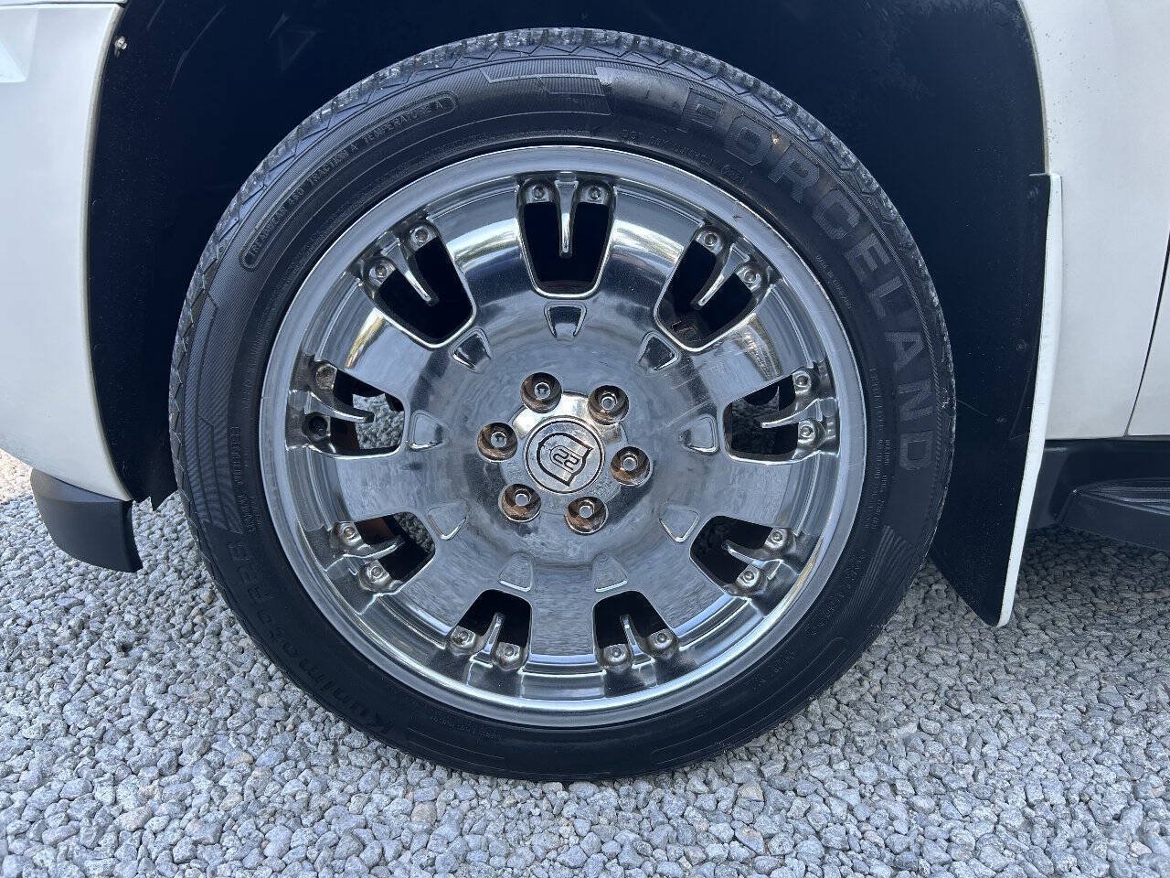 Used 2013 Chevrolet Avalanche LTZ AWD/4WD image 9