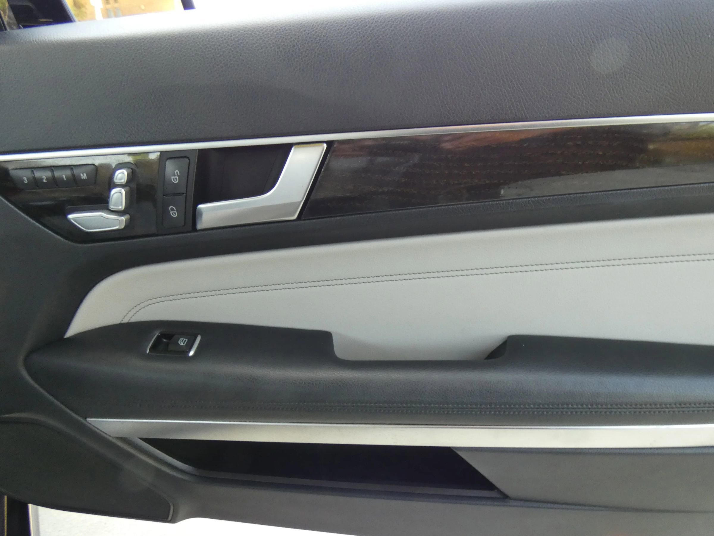 Used 2014 Mercedes-Benz E 350 Cabriolet w/ Premium 1 Package image 34