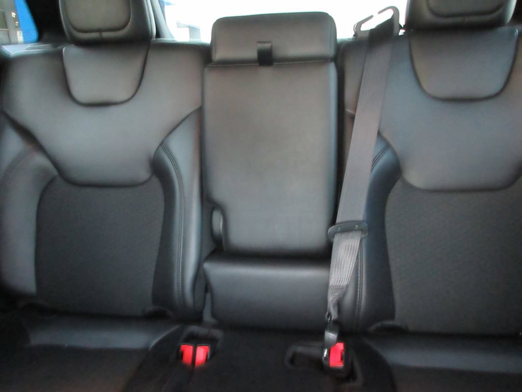 Used 2021 Jeep Cherokee Latitude Plus AWD/4WD image 19