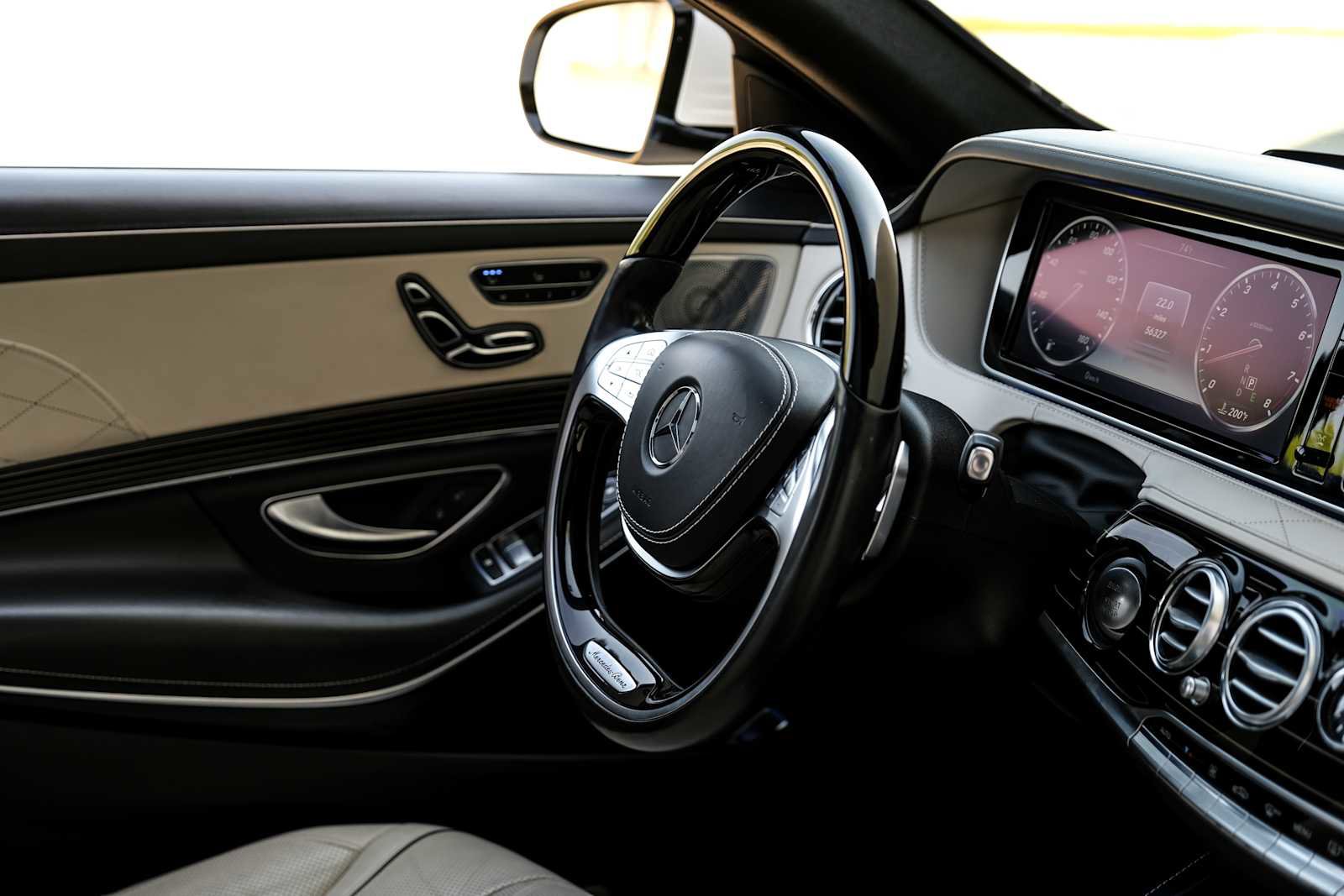 Used 2017 Mercedes-Benz S 550 Sedan image 18