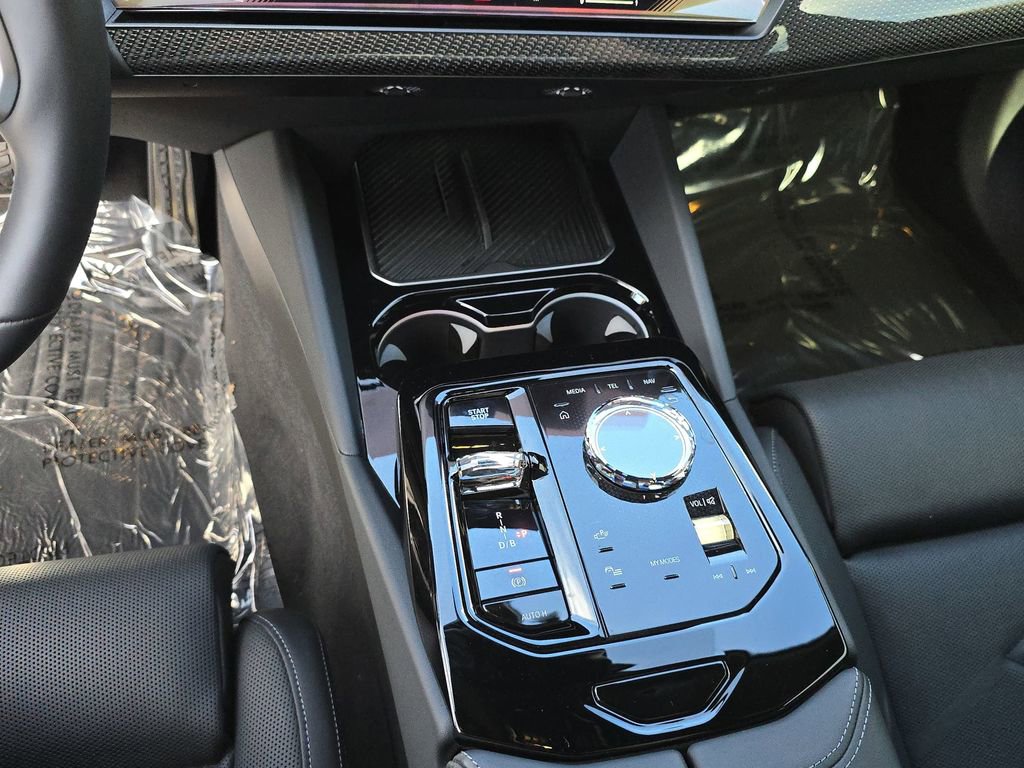 Used 2025 BMW i5 M60 w/ Executive Package image 32