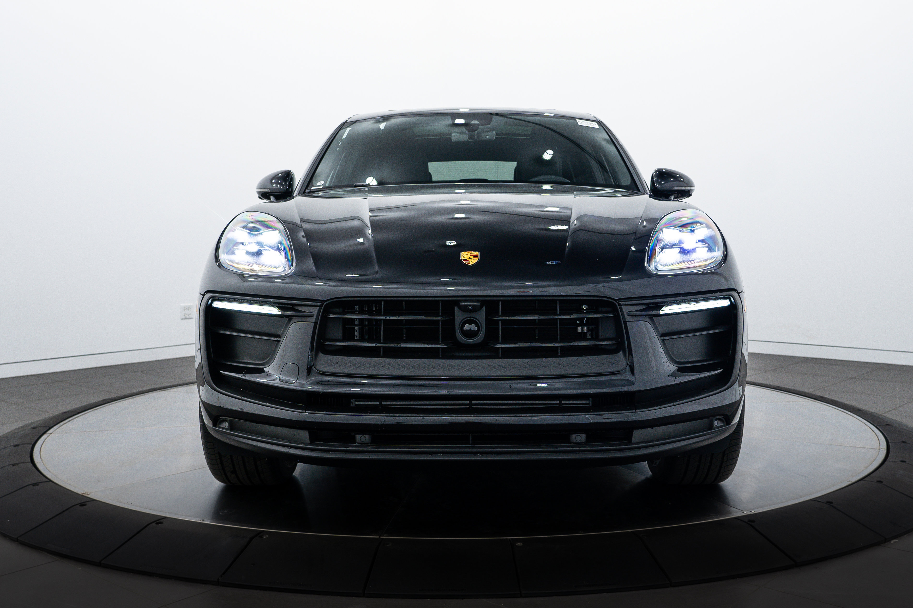 New 2025 Porsche Macan image 10