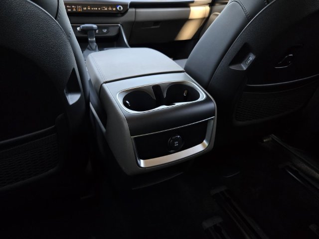 Used 2026 Kia Carnival FWD image 14