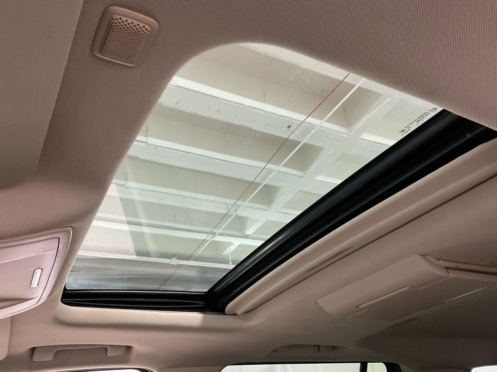 Used 2016 Chevrolet Suburban LTZ image 19