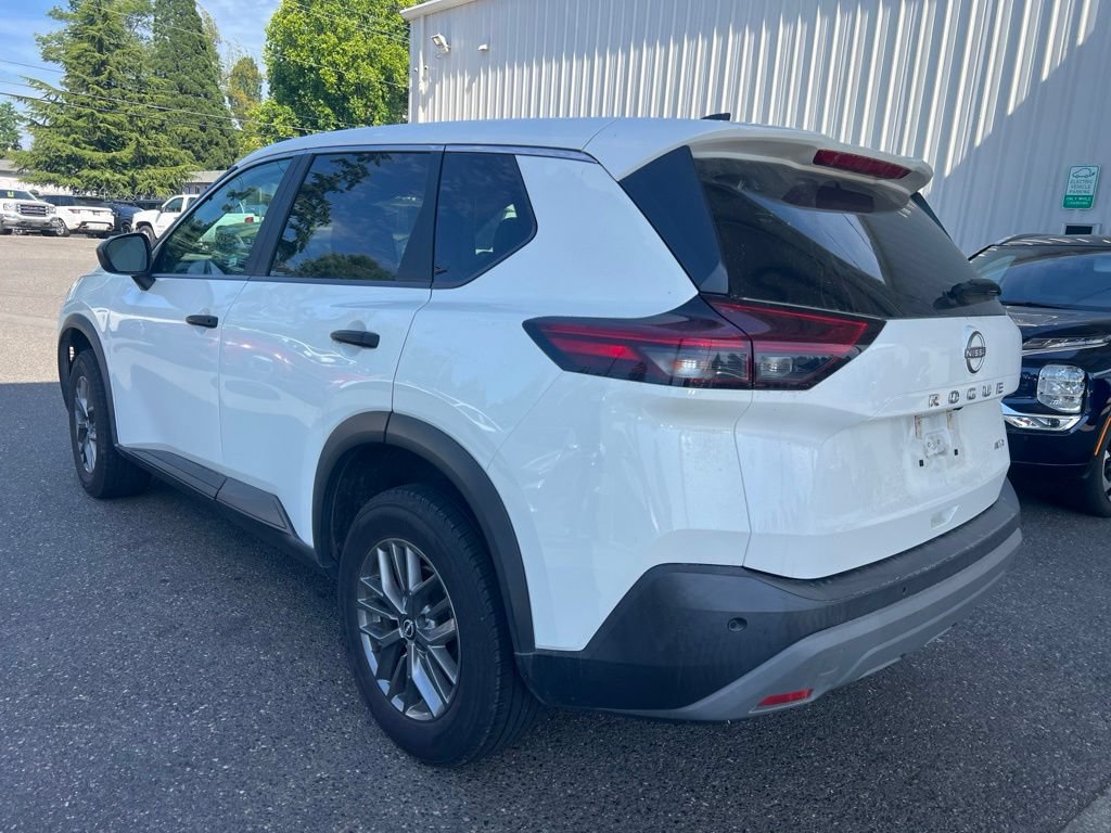 Used 2023 Nissan Rogue S AWD/4WD image 5