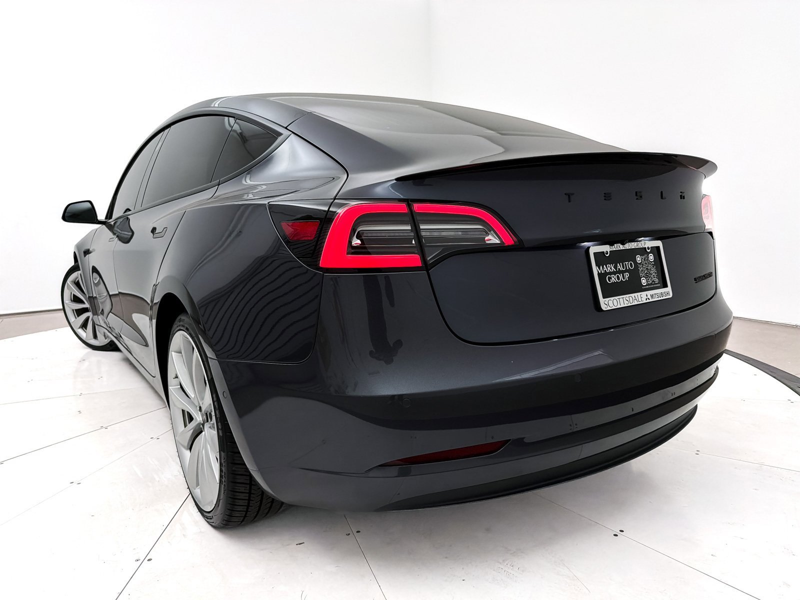 Used 2018 Tesla Model 3 Long Range image 9