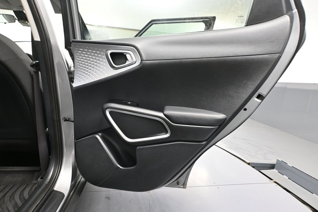 Used 2023 Kia Soul LX w/ LX Technology Package FWD image 32