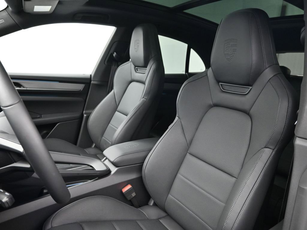 New 2026 Porsche Macan 4S Electric image 5