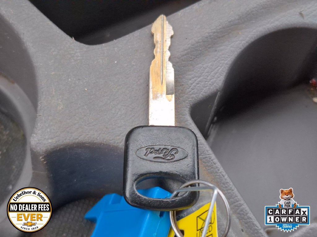 Used 2002 Ford E-150 and Econoline 150 RWD image 19